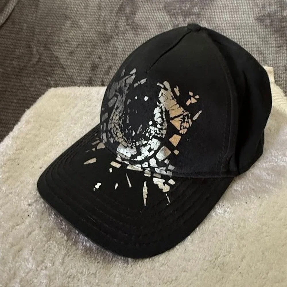 True Religion Black Silver Shattered Horseshoe Logo Baseball Cap Hat Adjustable